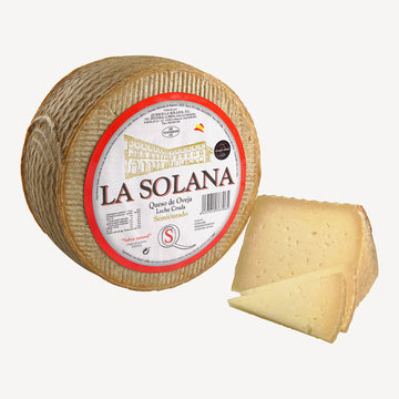 Porciones del queso curado reserva, una visión de la maduración perfecta y la intensidad de sabor, un viaje gourmet en cada bocado.
